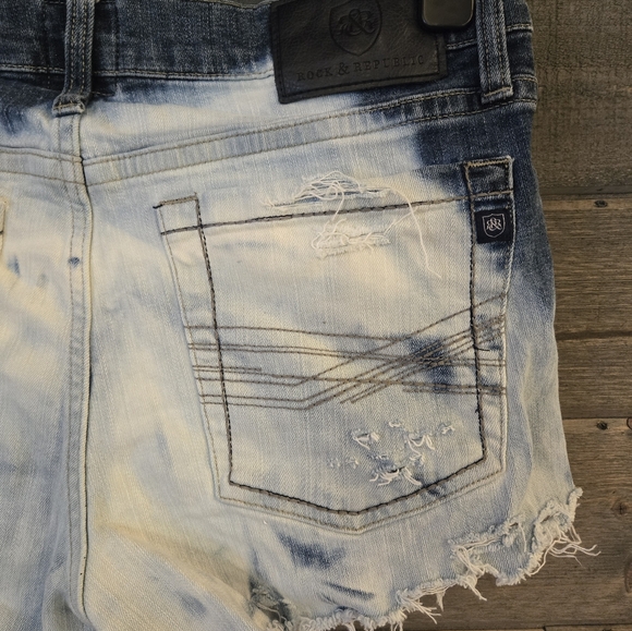 Reworked Rock & Republic Distressed Denium Jean Shorts Cut off Size 34 x 32 - Picture 8 of 8